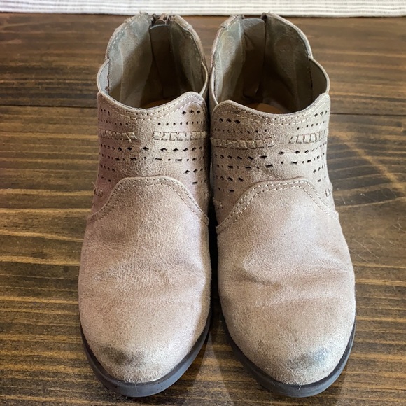 Tan girl bootie shoe - Picture 2 of 5